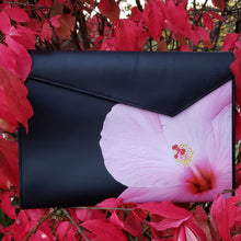 Load image into Gallery viewer, sacchetto leather pouch black with pink hibiscus